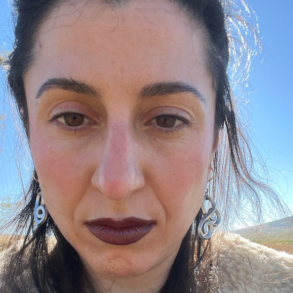 Meet your Posher, Selena - Picture 1 of 1